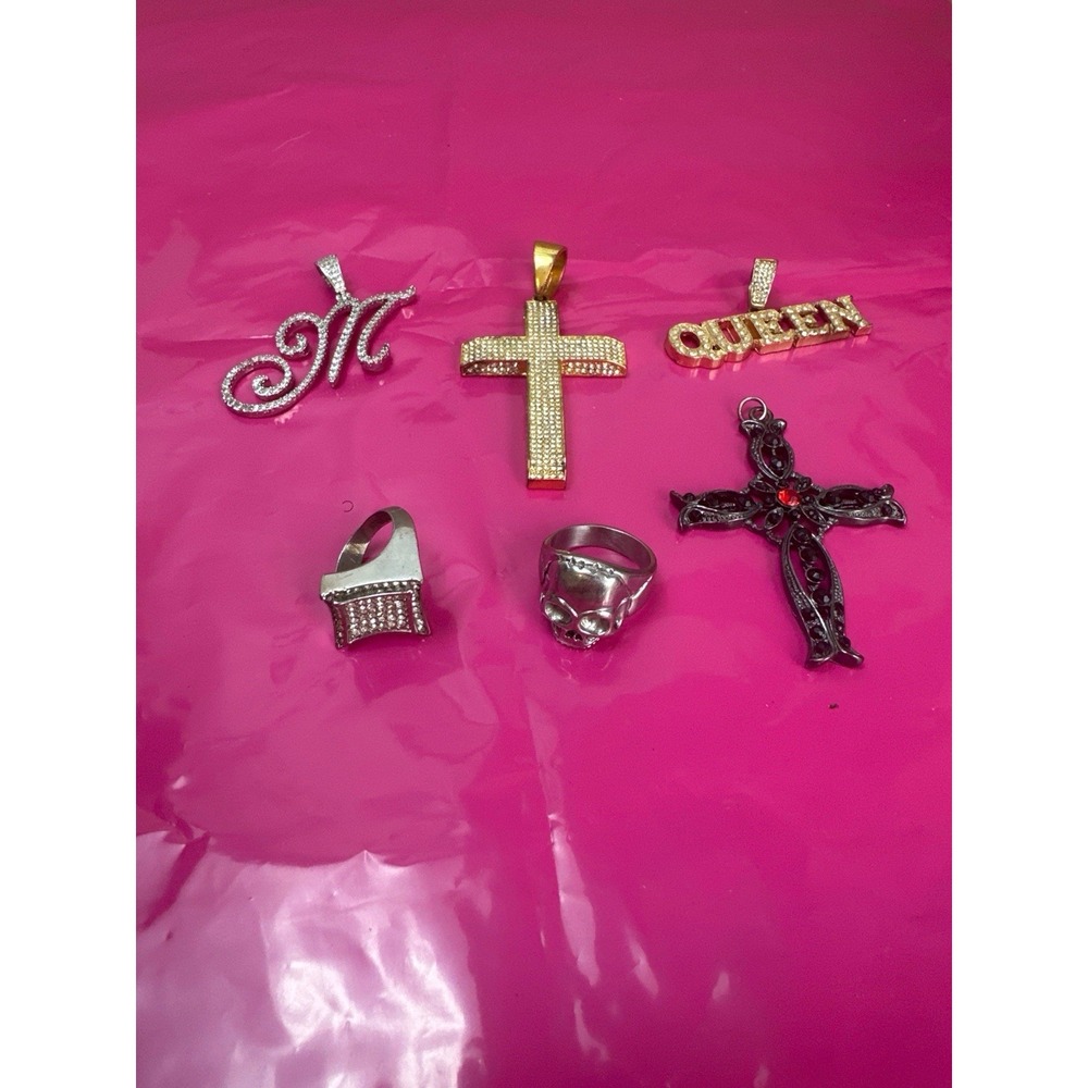Lot of 6 Fashion Costume Jewelry Pendants & Rings Cross Skull Initial M Queen